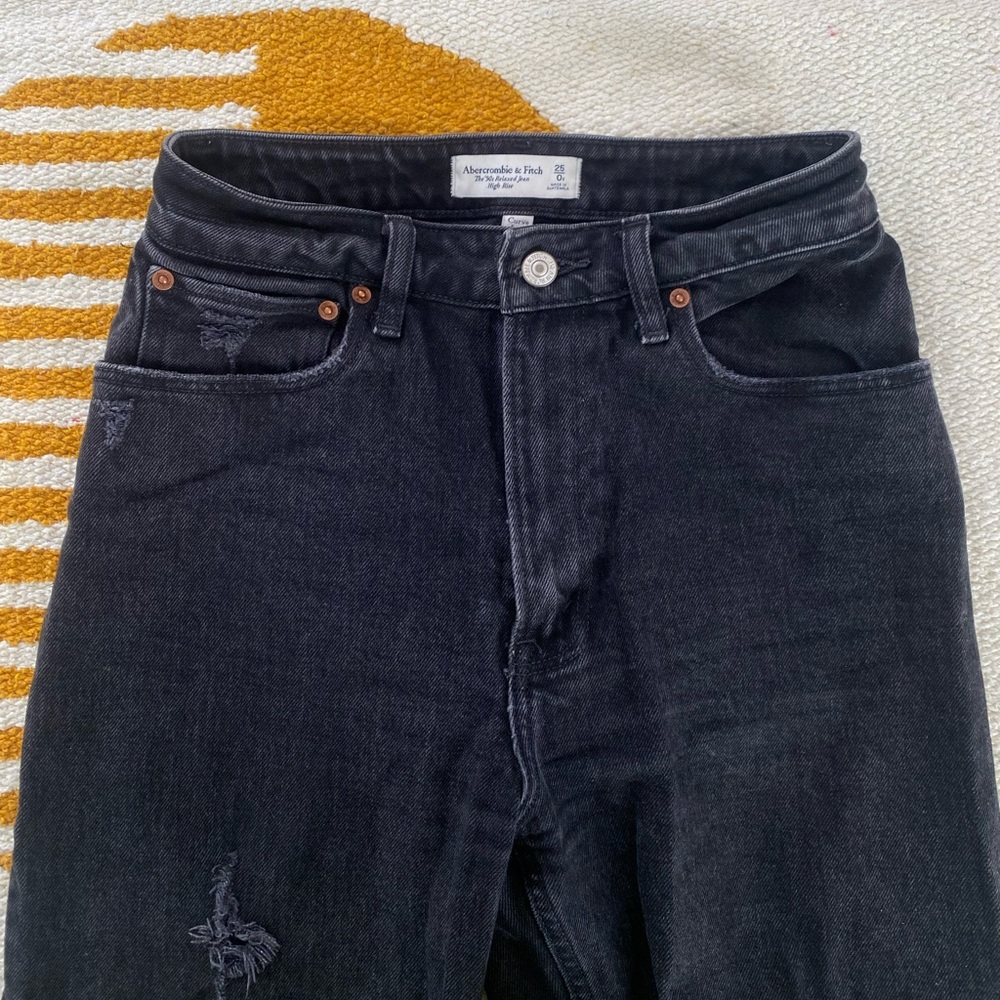 ❗️SOLD ❗️Abercrombie & Fitch Curve Love High Rise 90s Relaxed Jean